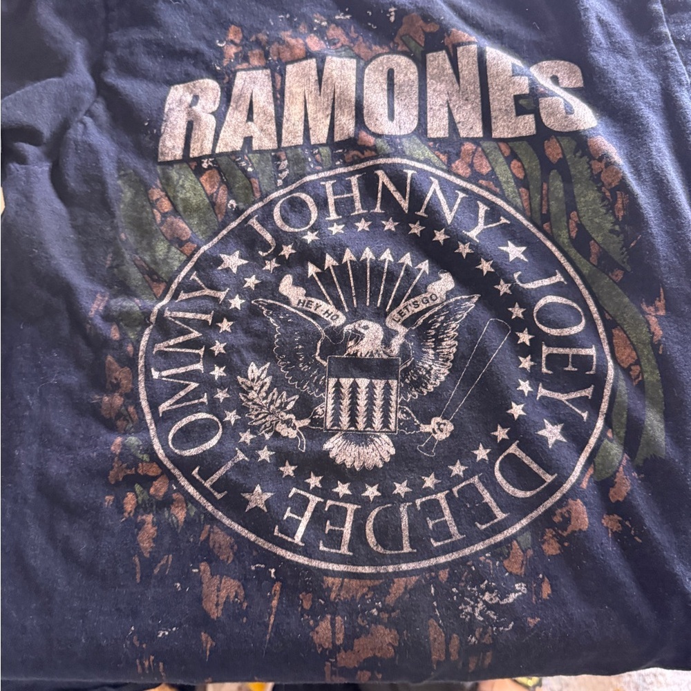 Ramones Black Graphic T-Shirt XS - Picture 2 of 4